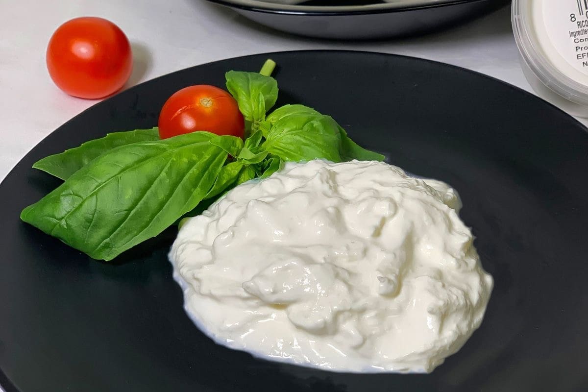 Stracciatella Cheese 250g - ArtOm_farm™ MICROGREENS